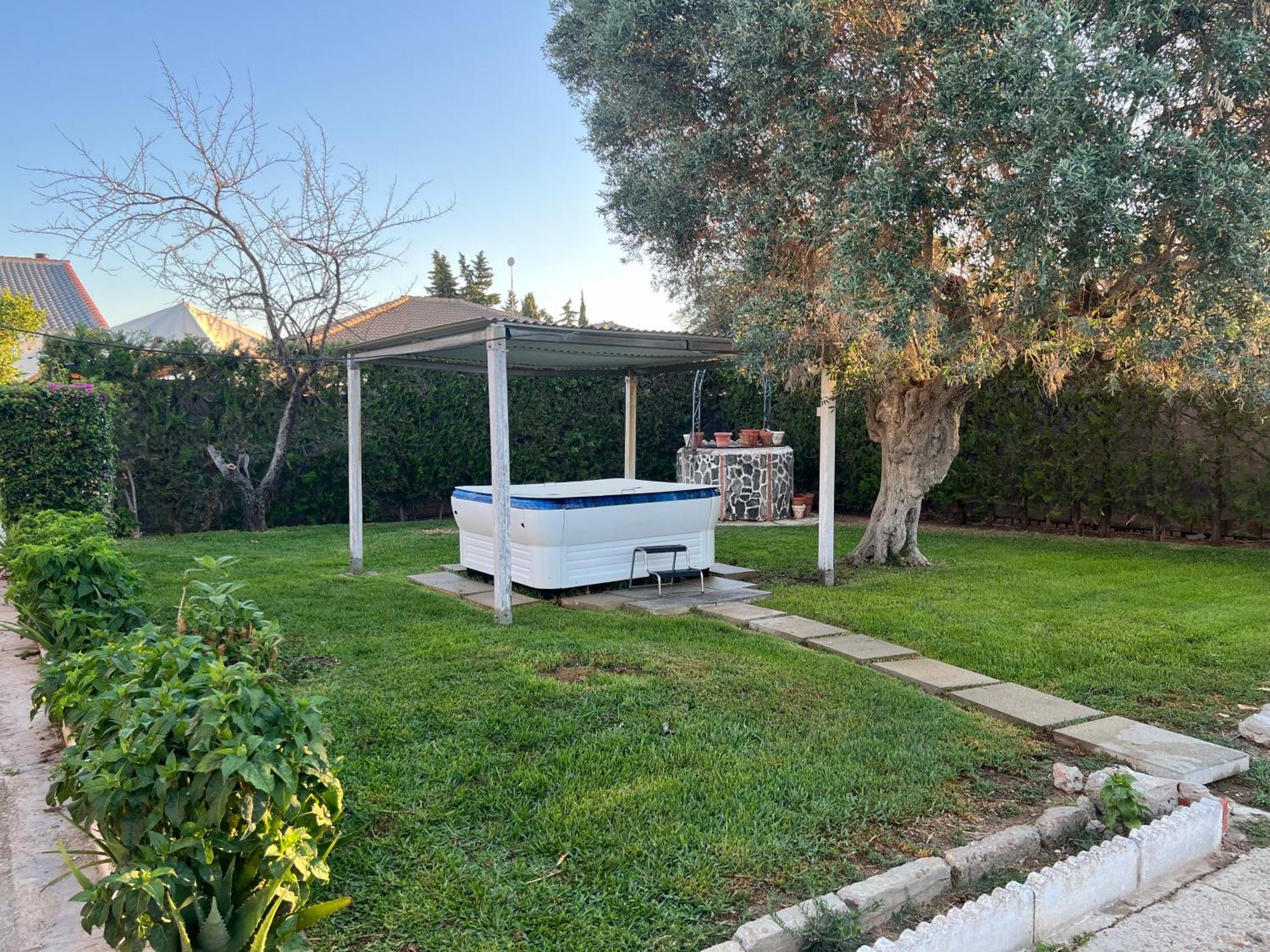 Chalet Piscina Jakuzzi Sevilla Hacienda de Tarazona エクステリア 写真